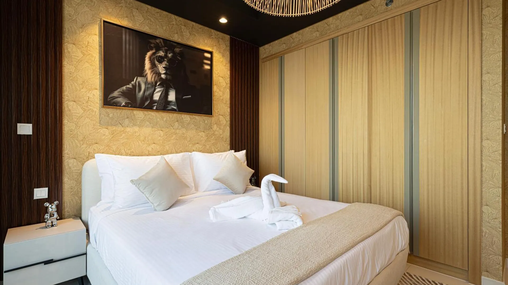 Sky Palace With Burj Views & Downtown'S Top Rooftop Pool, 3Br Apartment In Paramount Hotel Midtown Dubai United Arab Emirates